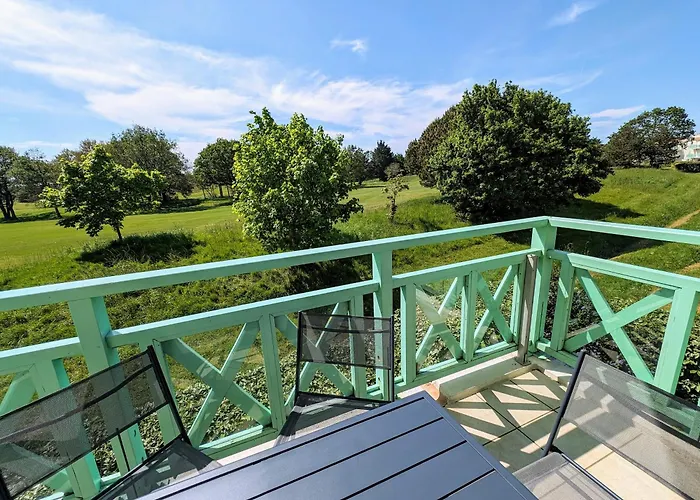 Avec Vue Sur Golf ポルニック